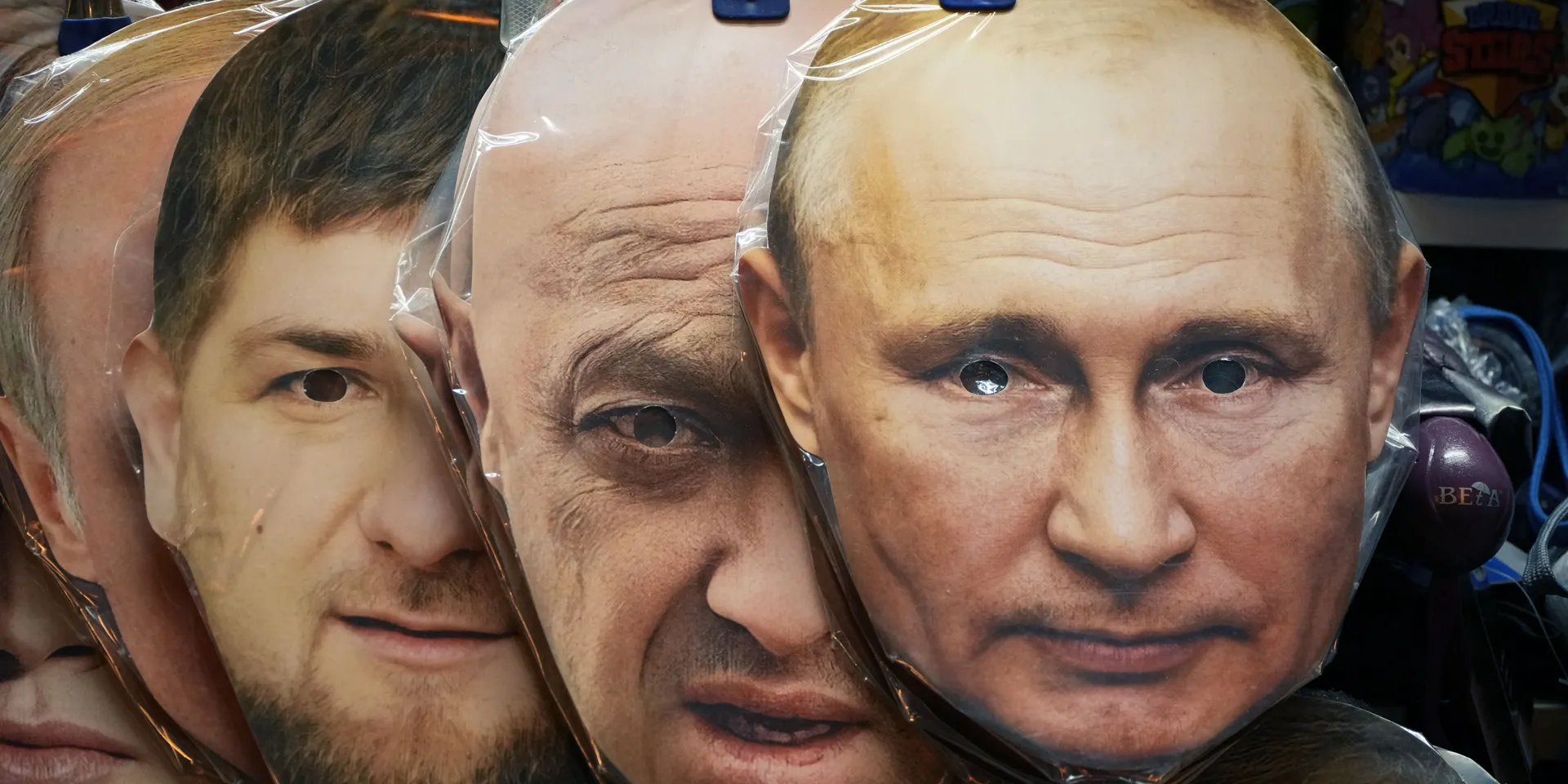 «Пока он выступает на сцене, убить его сложнее». Зачем Евгению Пригожину политическая программа? 