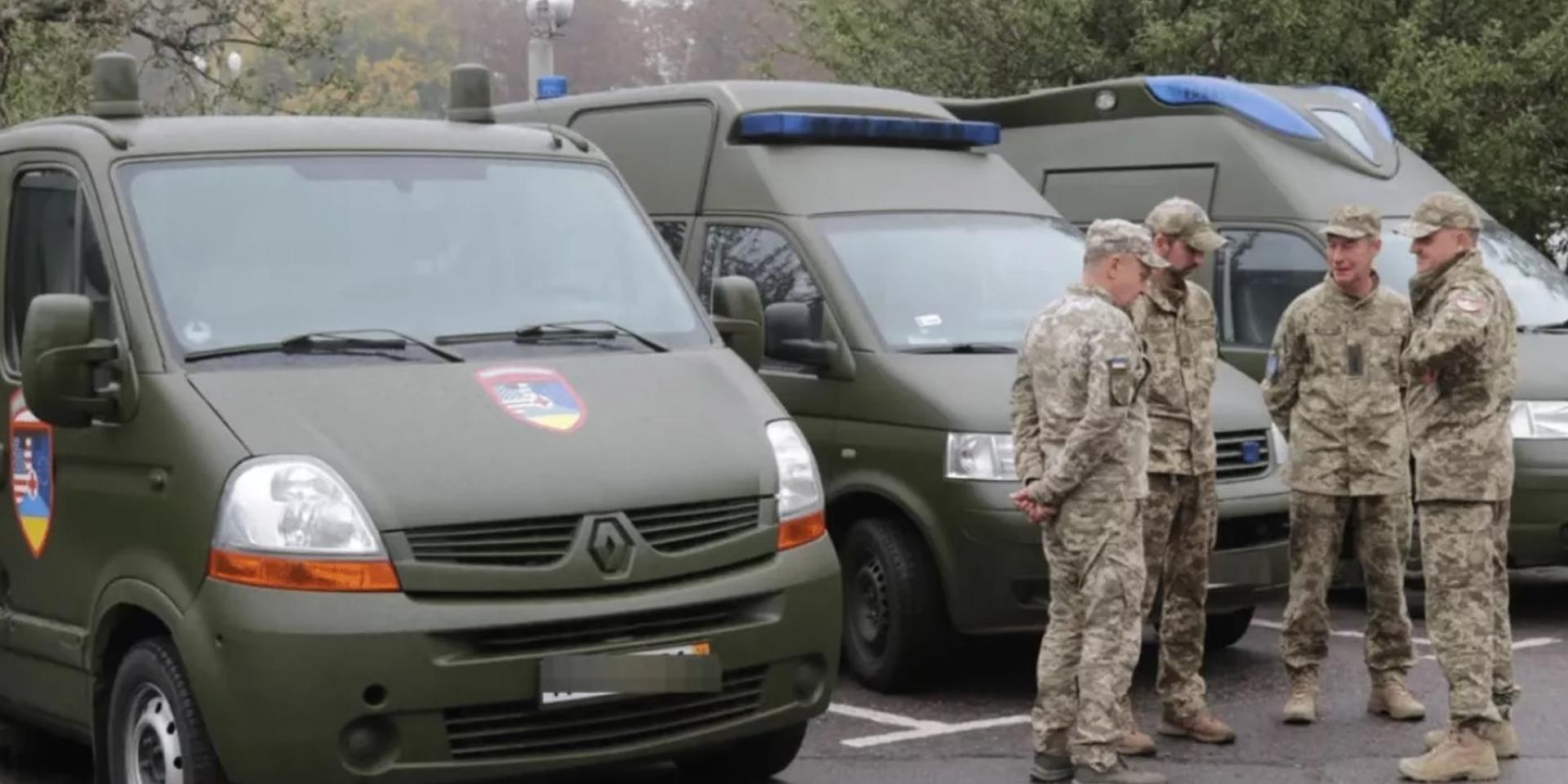 За одну ночь в Украине сожгли четыре джипа бойцов ВСУ. Заказы на такие диверсии появились на русскоязычных даркнет-платформах в последний месяц