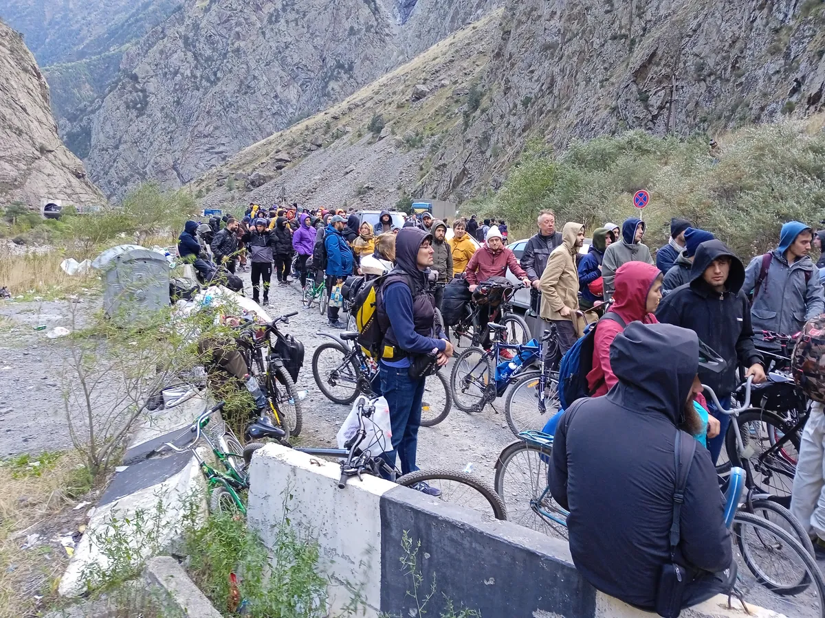 Нейтральная полоса. Первый тоннель пройден