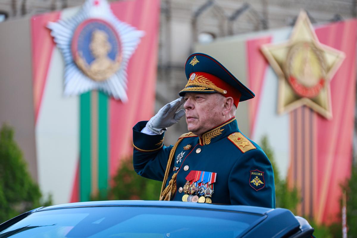 Салюков во время парада