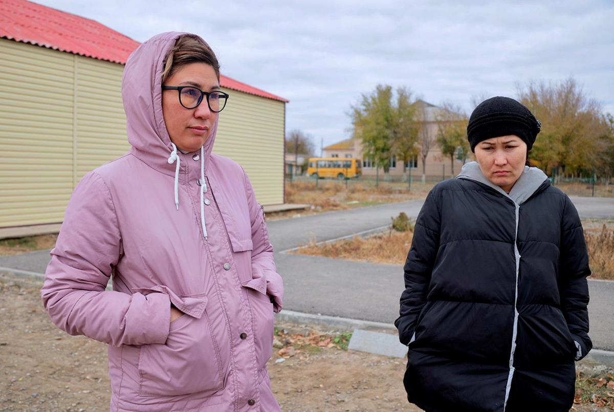 Evgenia (on the left) and Aliya (on the right) - residents of the village of Poimenny