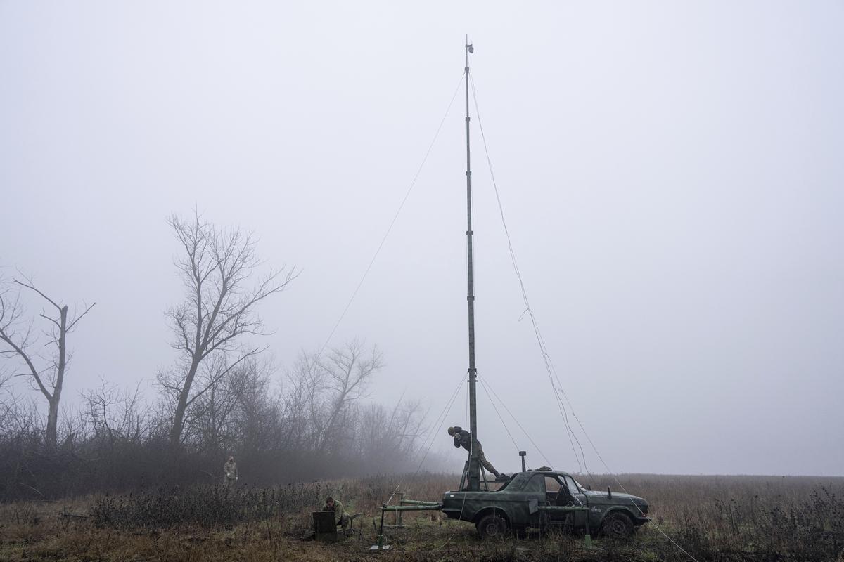 Корректировщик огня. Украинцы за восемь лет научились воевать тем, что есть
