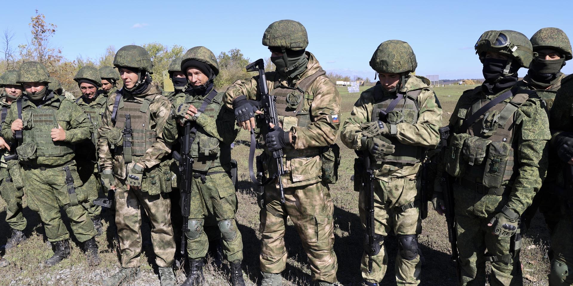 Как у российских военных отбирают деньги