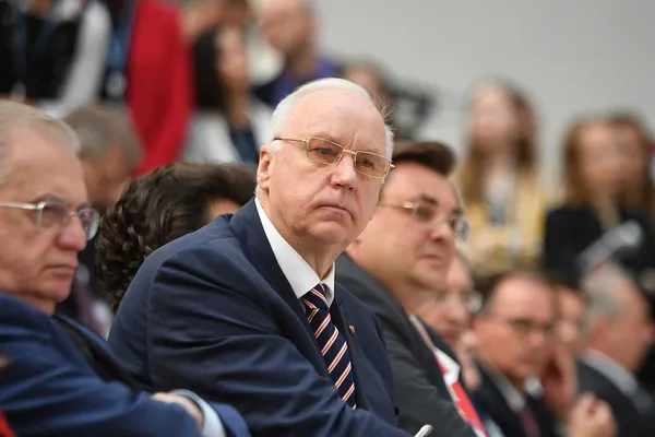 Главная слабость комсомольца, тамады и балагура