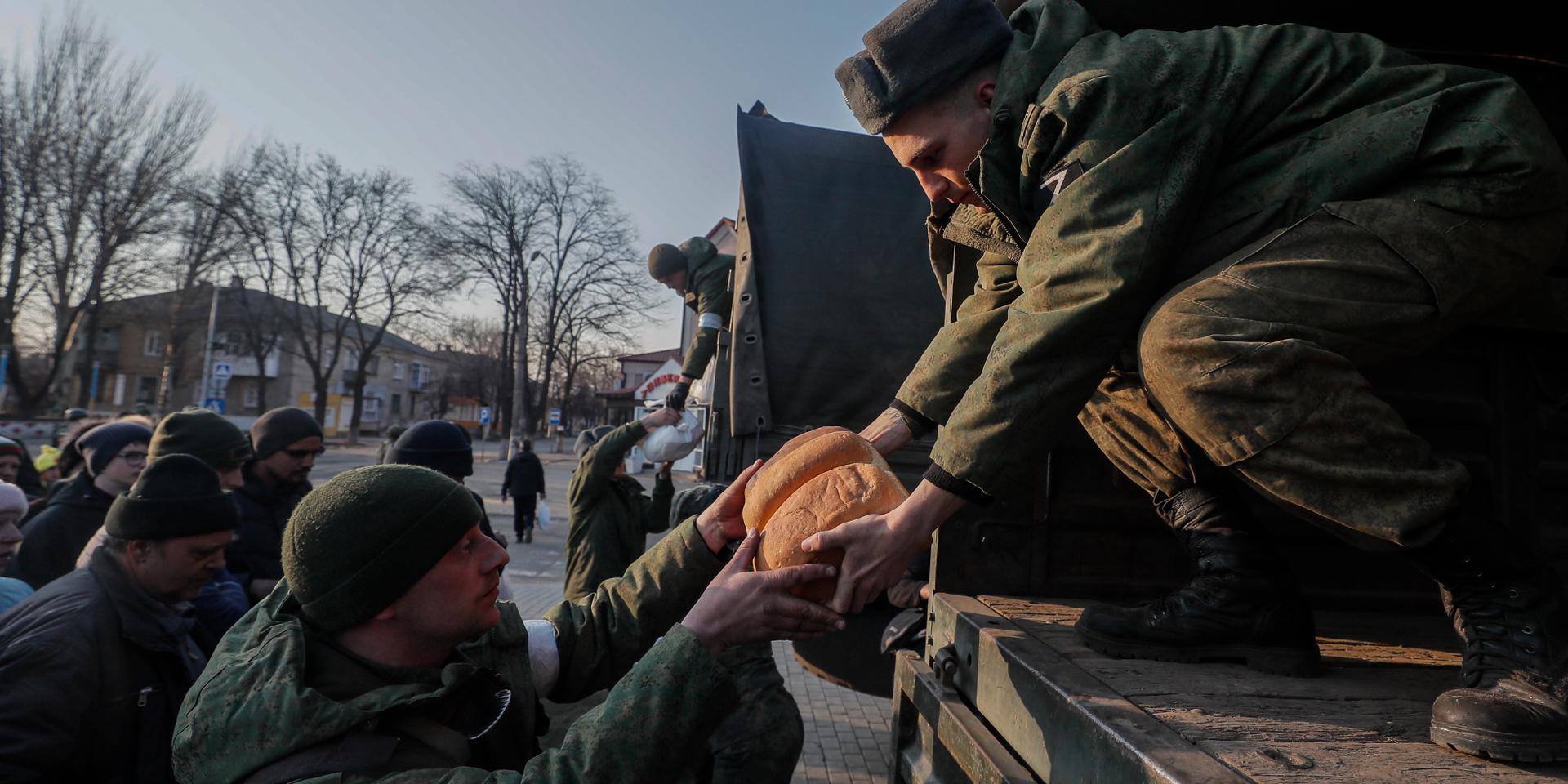 Голоса в обмен на кур