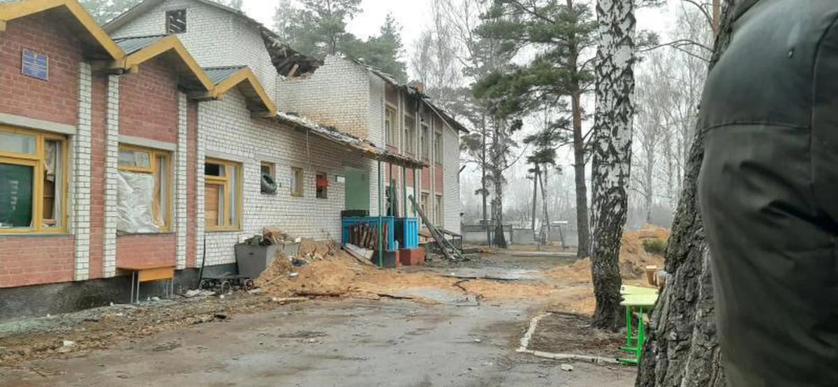 In the basement of this school Russian soldiers detained villagers for a month.