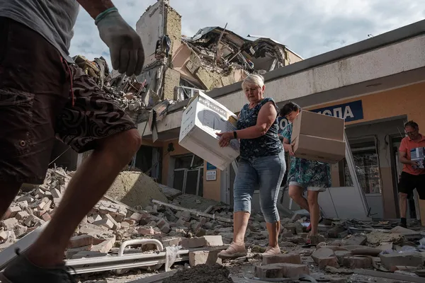 Почему Россия бомбит жилые дома, больницы, школы и храмы
