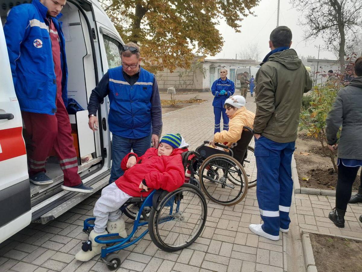 Вывоз детей из Олешковского дома-интерната на подконтрольную России территорию. 11 ноября 2022 года