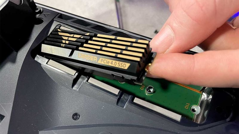 Como instalar SSD no Playstation 5?