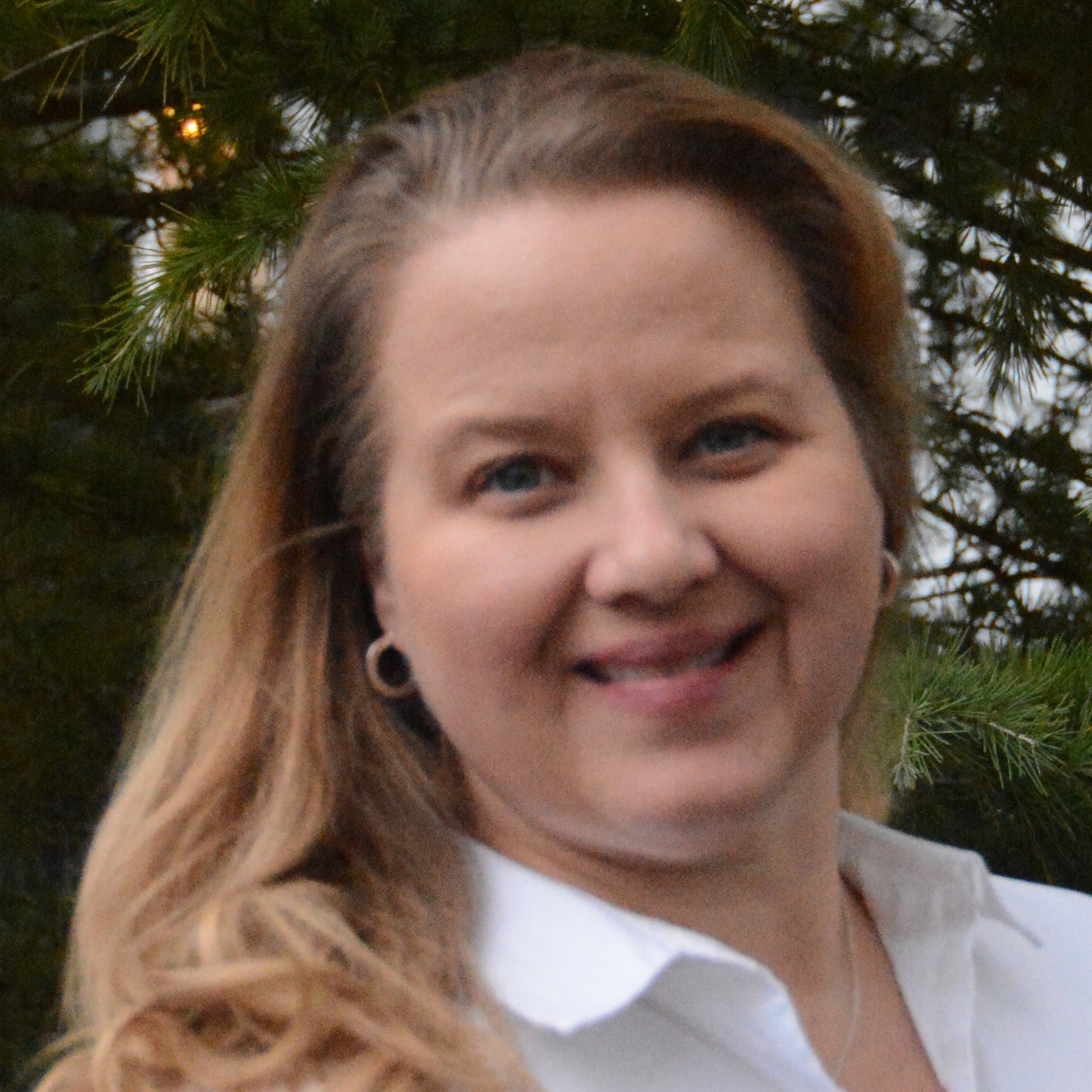 Deanna Bull-Flores State Farm Agent Team Member