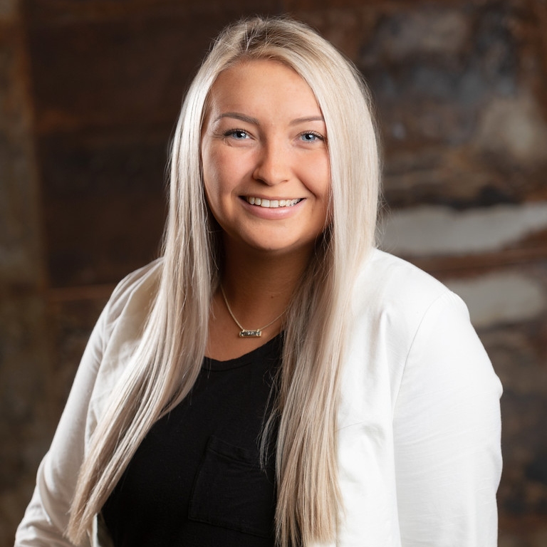 Dara Long State Farm Agent Team Member