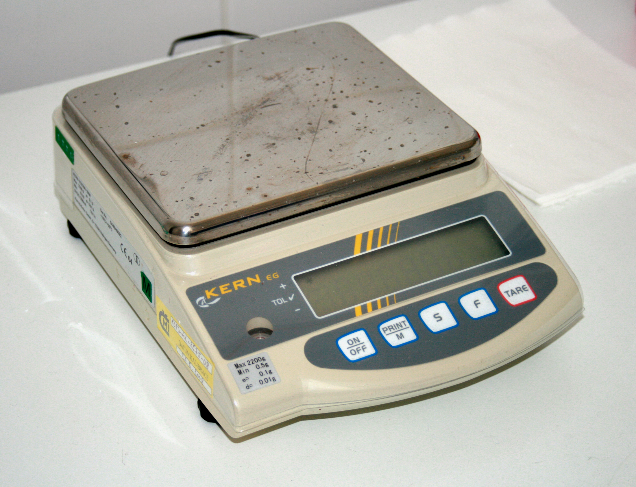 Components and functioning of electronic balances, File:Balance Kern.jpg - Wikimedia Commons