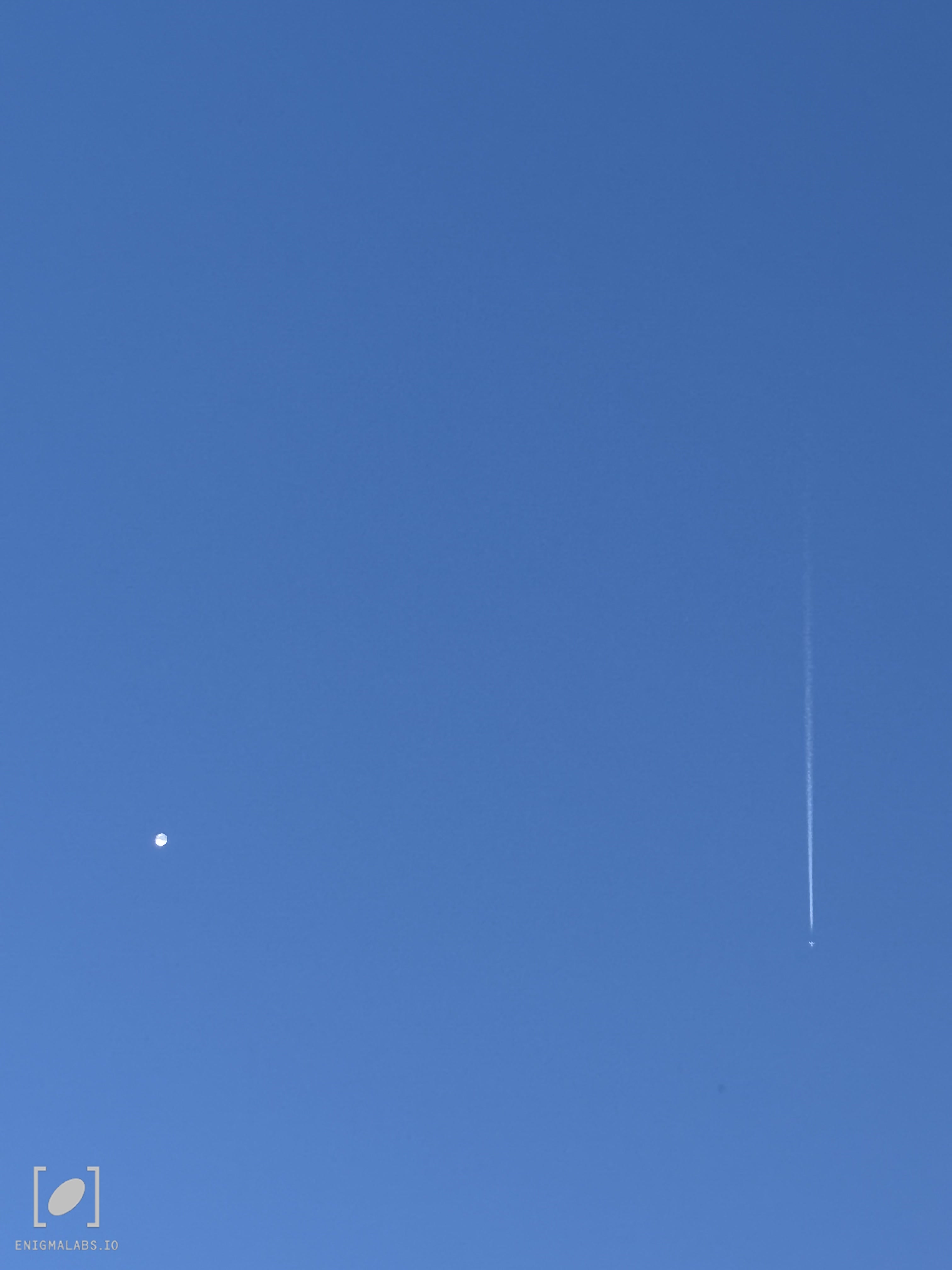 White round object hovering slowly