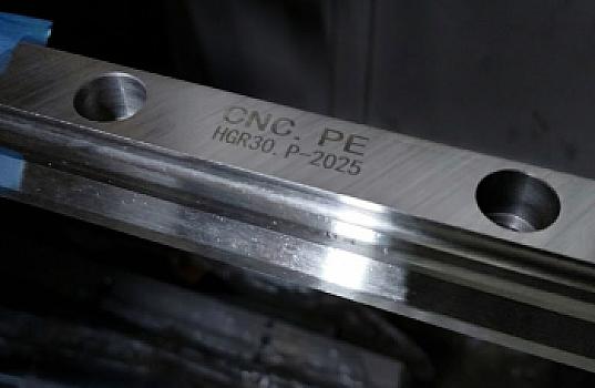 HGR30P1M - Guía lineal HGR30 de 1 metro [Clase P] - Marca CNC.PE