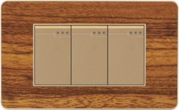 A4-009 INTERRUPTOR TRIPLE MADERA CUBULL