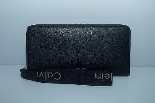 BILLETERA MUÑEQUERA NEGRO CK