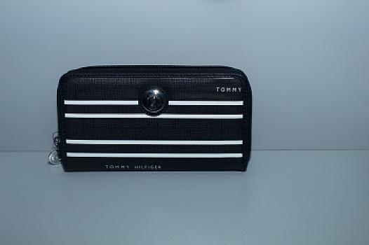BILLETERA NEGRO A RAYAS TH