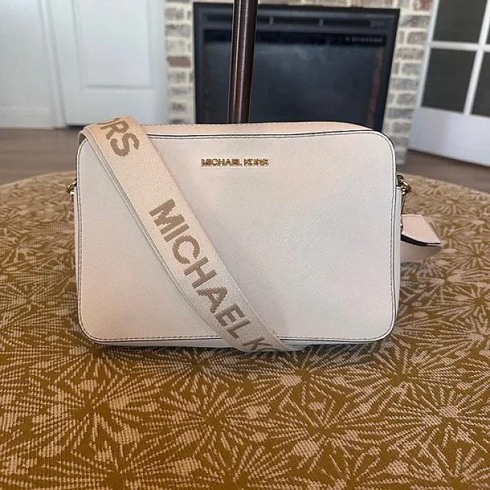 m_wp_693772e15df8e753ac7d3375