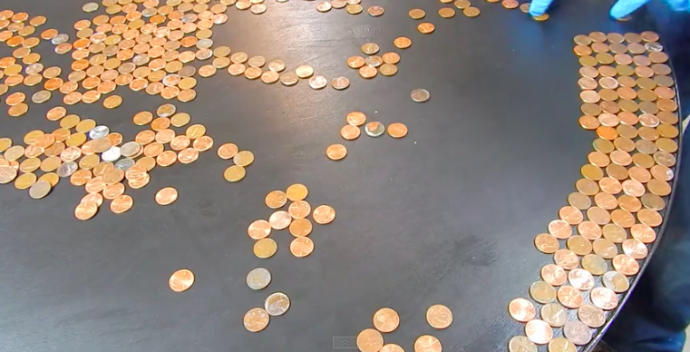 For Just $32.50, His Table Is Completely Renovated. This Is AMAZING! Screen Shot 2016 12 21 at 6.45.41 PM - For Just $32.50, His Table Is Completely Renovated. This Is AMAZING!