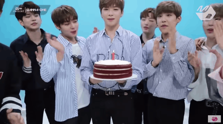 전두엽에 저장하고픈 아이돌 입덕 영상 BEST3 mnet present ec9b8ceb8488ec9b90 2 - 전두엽에 저장하고픈 아이돌 입덕 영상 BEST3
