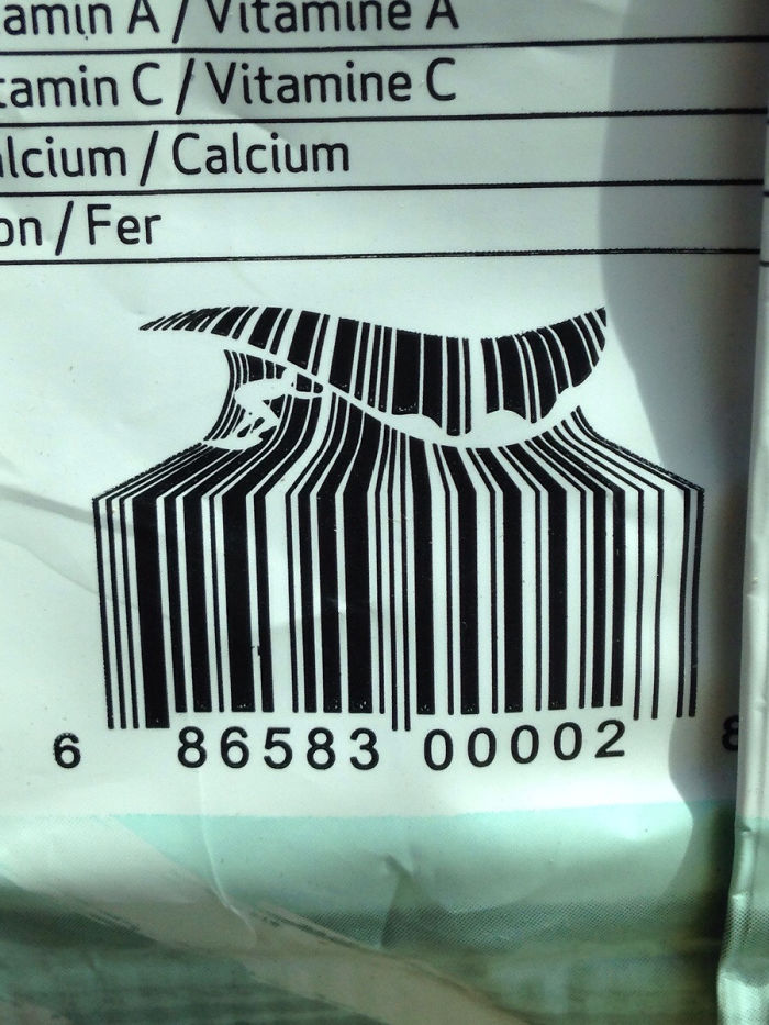 삑! 평범함을 거부하는 예술적인 바코드 디자인 모음 (사진 19장) different barcode design 599c12391d1a6 700 - 삑! 평범함을 거부하는 예술적인 바코드 디자인 모음 (사진 19장)