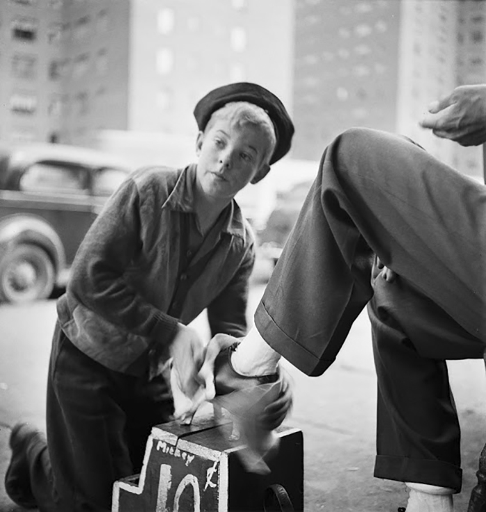 vintage-photographs-new-york-street-life-stanley-kubrick-59a925d883b2d__700