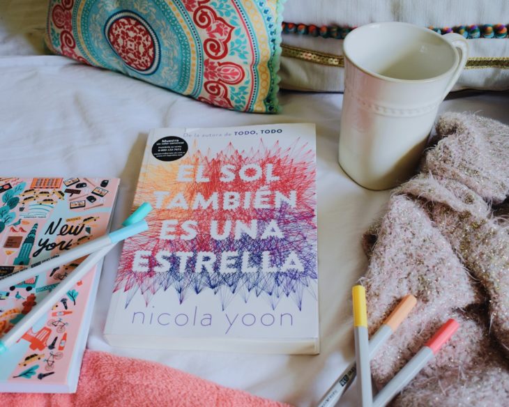 Portada del libro El sol también es una estrella de Nicola Yoon