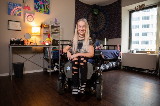 This Female With A Spinal Illness Has End Up Being An Entrepreneur