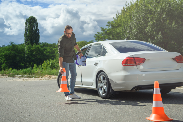 11 Cosas que un conductor inteligente guarda en su auto