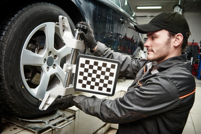 Mecánicos comparten 10 cosas que nunca debes hacer con tu auto