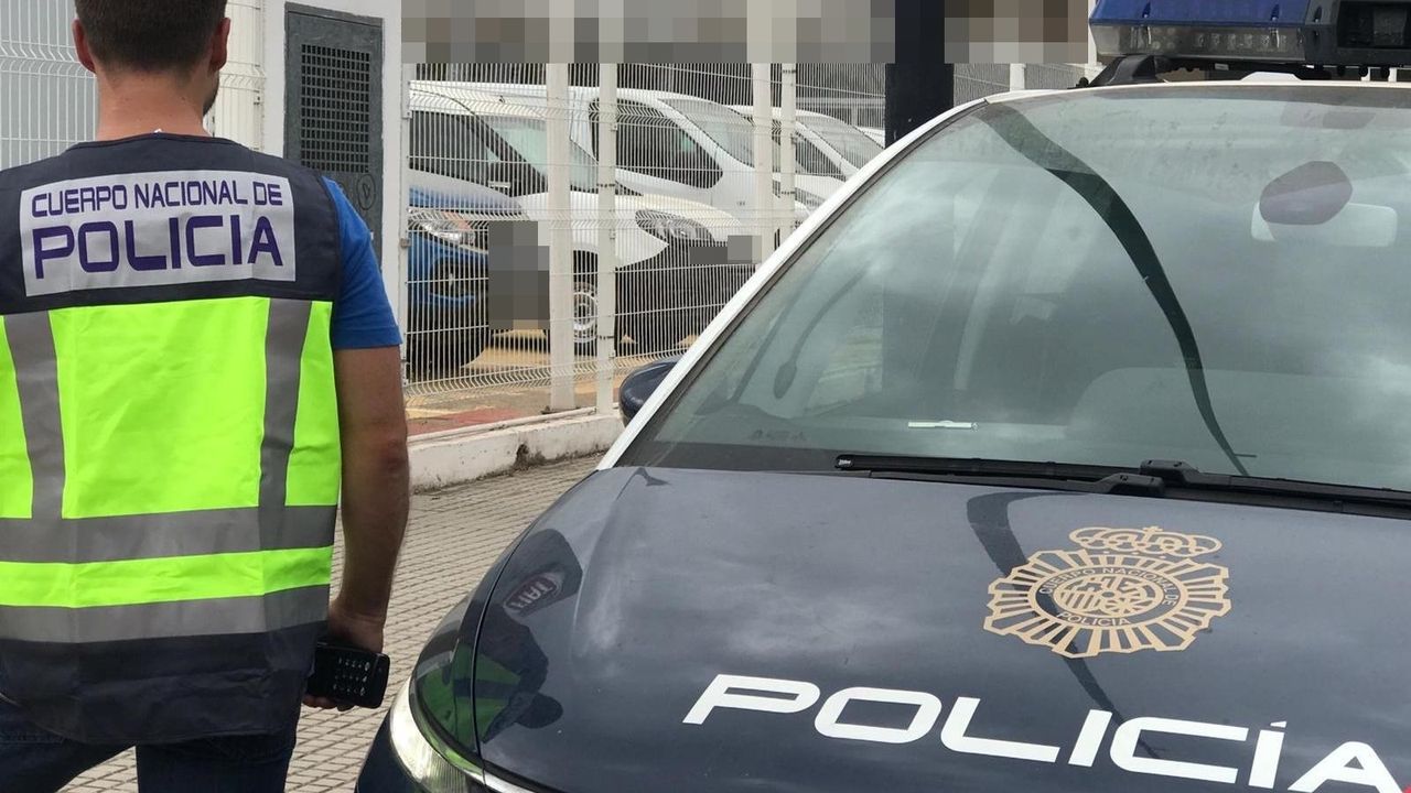 Detenido un hombre de 44 años por robar un perfume en un local comercial