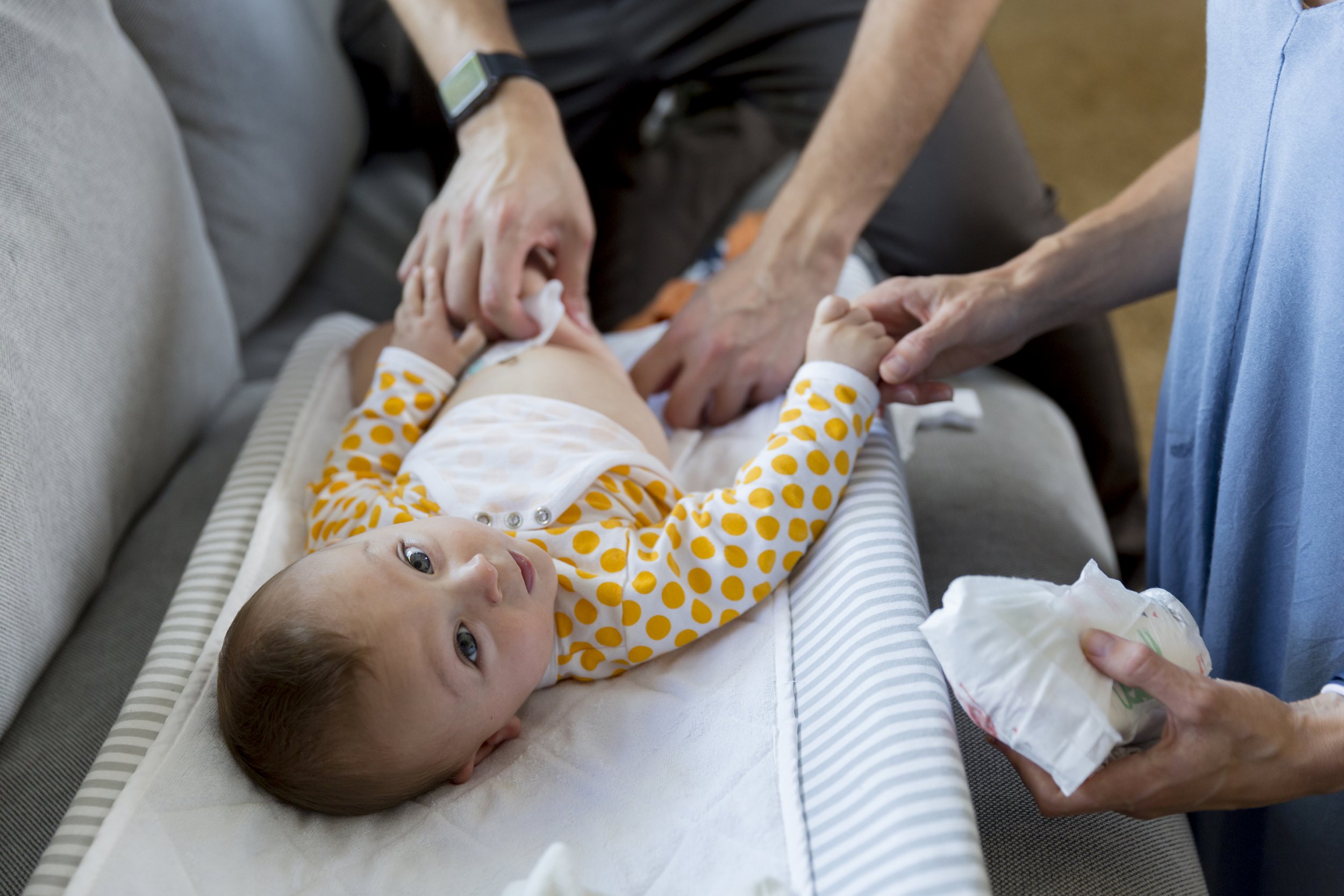 Expert claims parents should ask babies for permission before changing  their nappies | Metro News