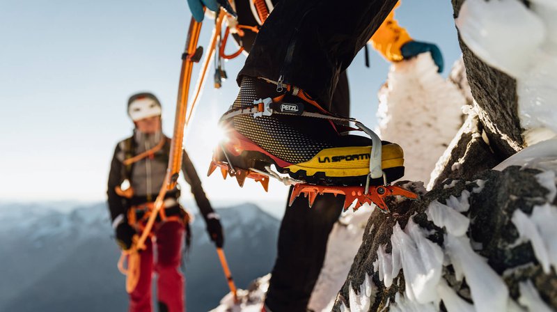 Landing Oulet foto accion botas alpinismo