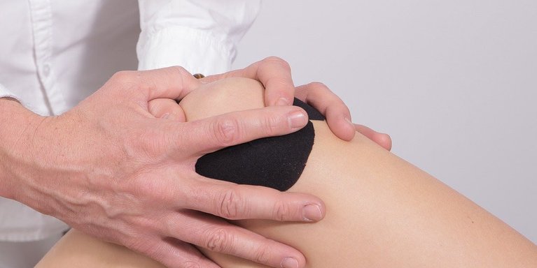 Artrosis de rodilla: aprende como puedes caminar sin dolor.