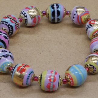 bracelet de createur multicolore en perles d argile et feuille d or