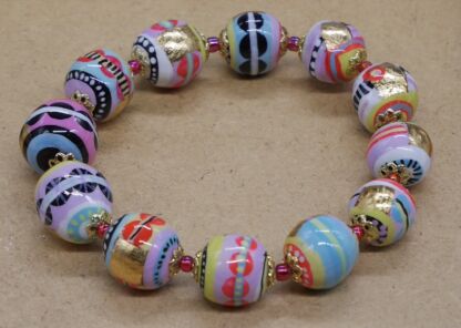 bracelet de createur multicolore en perles d argile et feuille d or