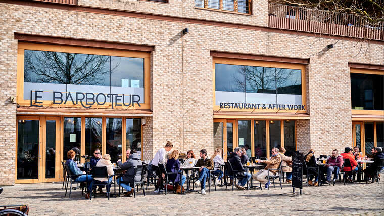 Bar & Afterwork en terrasse au bord de l'eau – Le Barboteur