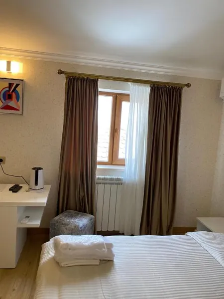 Hotel 12 Tve