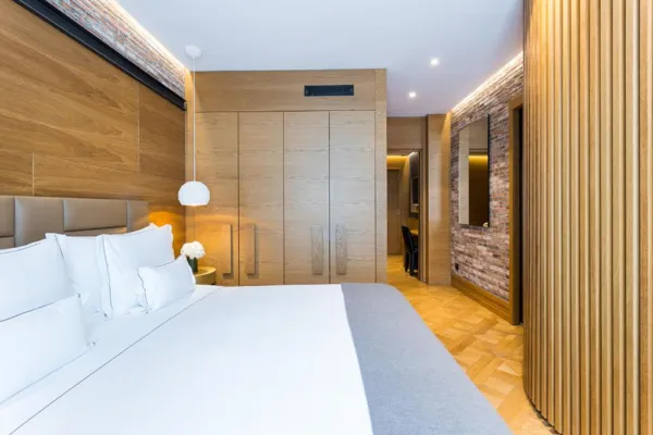 Monument Hotel