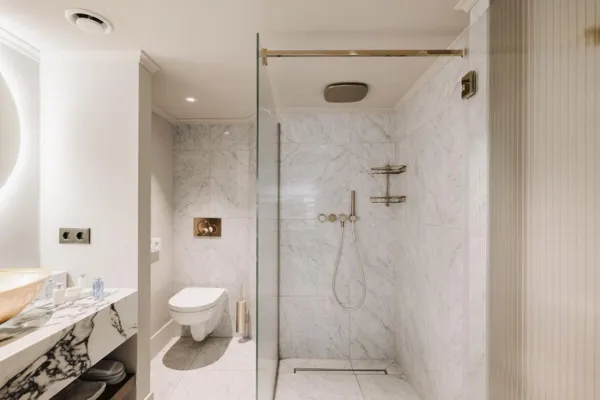 Hotel 717