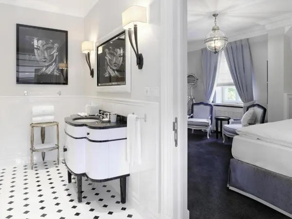 Schlosshotel Berlin by Patrick Hellmann