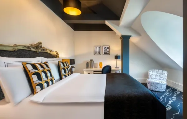 Schlosshotel Berlin by Patrick Hellmann