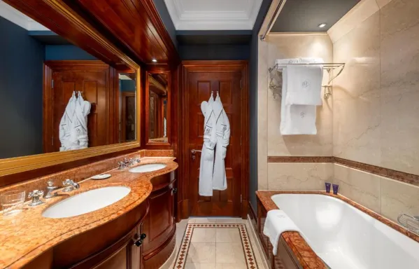 Schlosshotel Berlin by Patrick Hellmann
