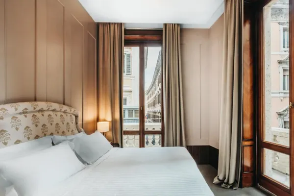 Singer Palace Hotel