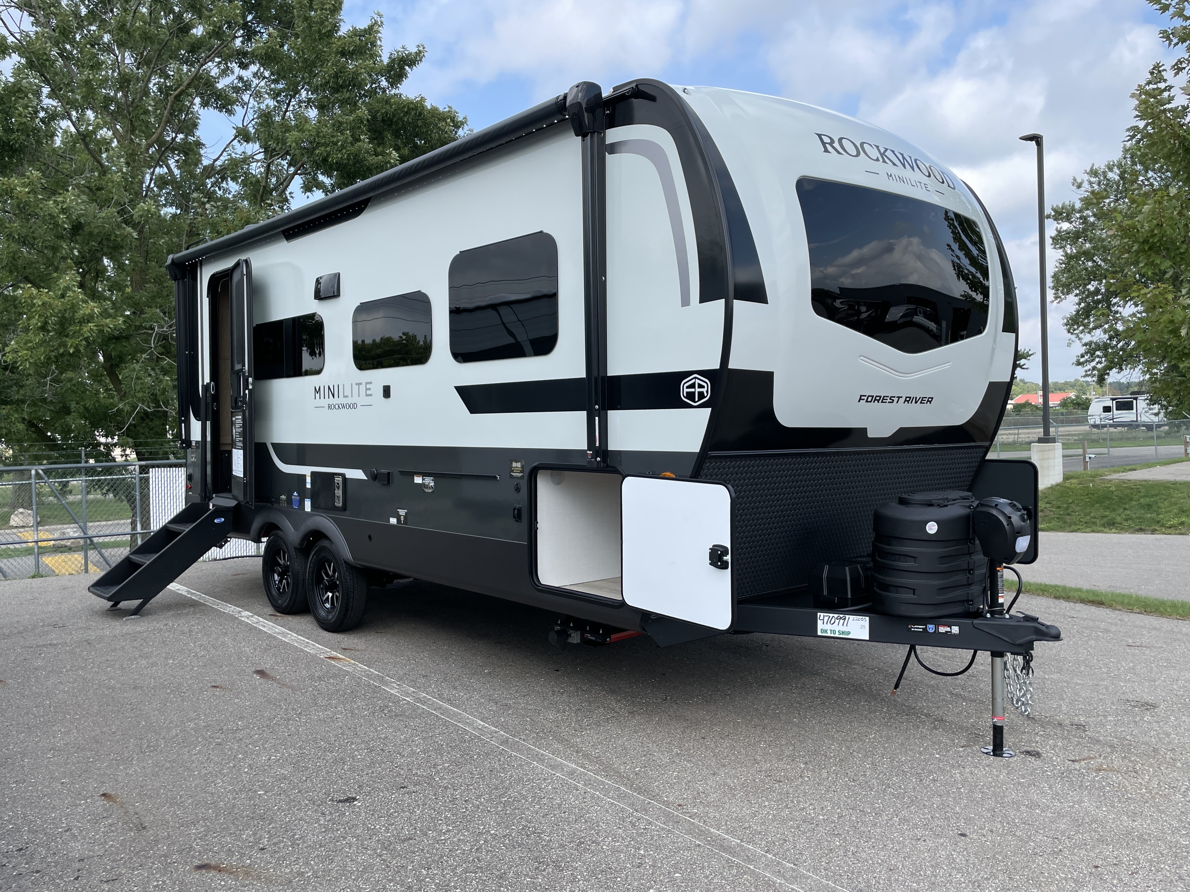 2027 Forest River Rockwood Mini Lite 2205S