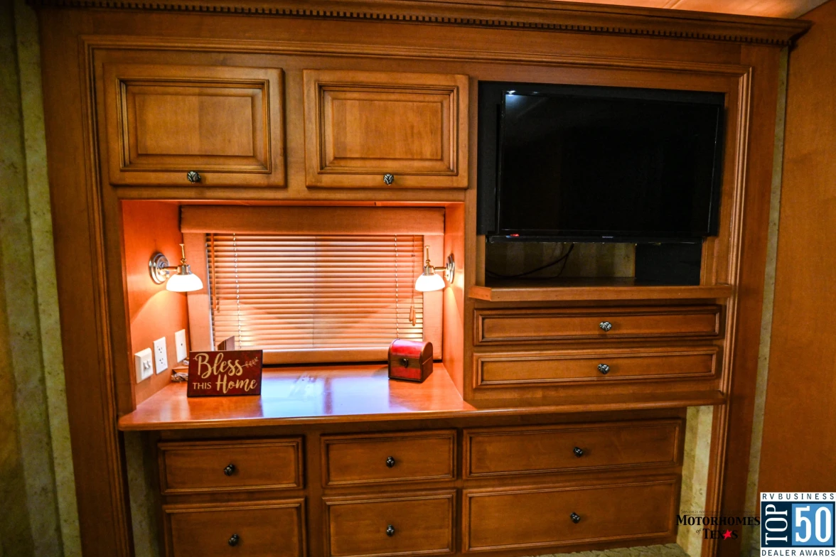 2004 Travel Supreme Select 42DS04 - interior 15