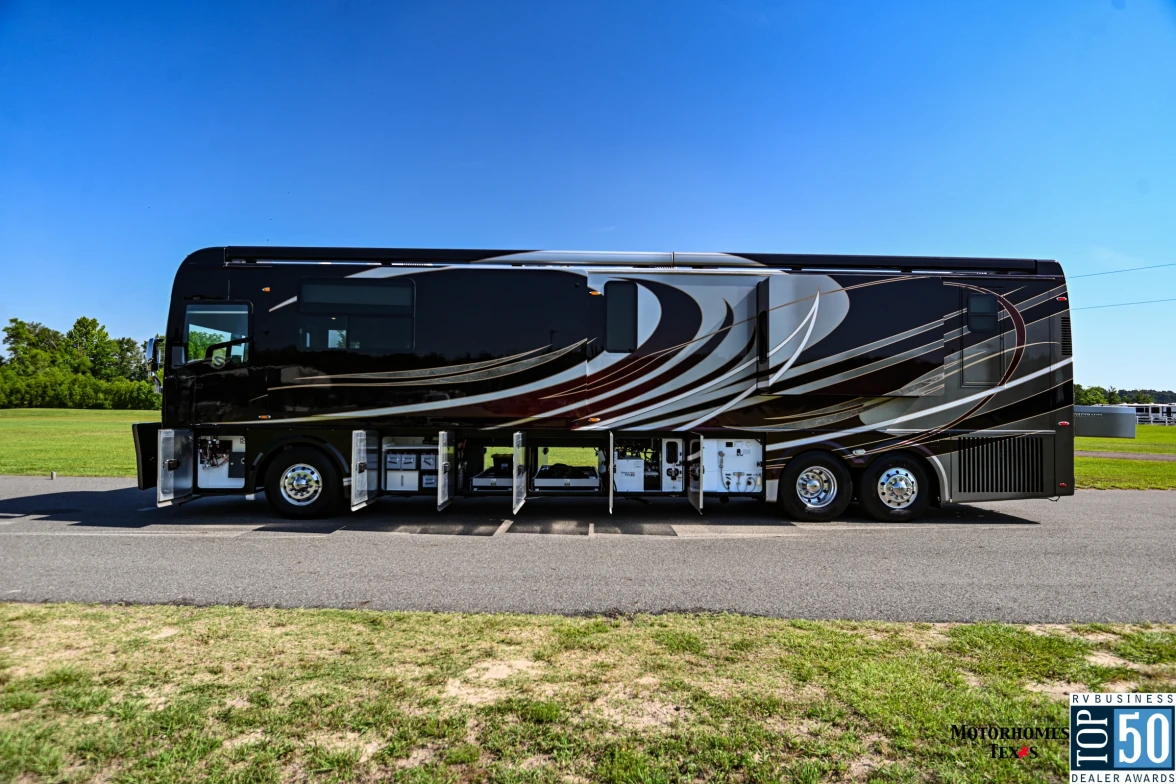 2020 Foretravel Realm  LV Spa - exterior 8