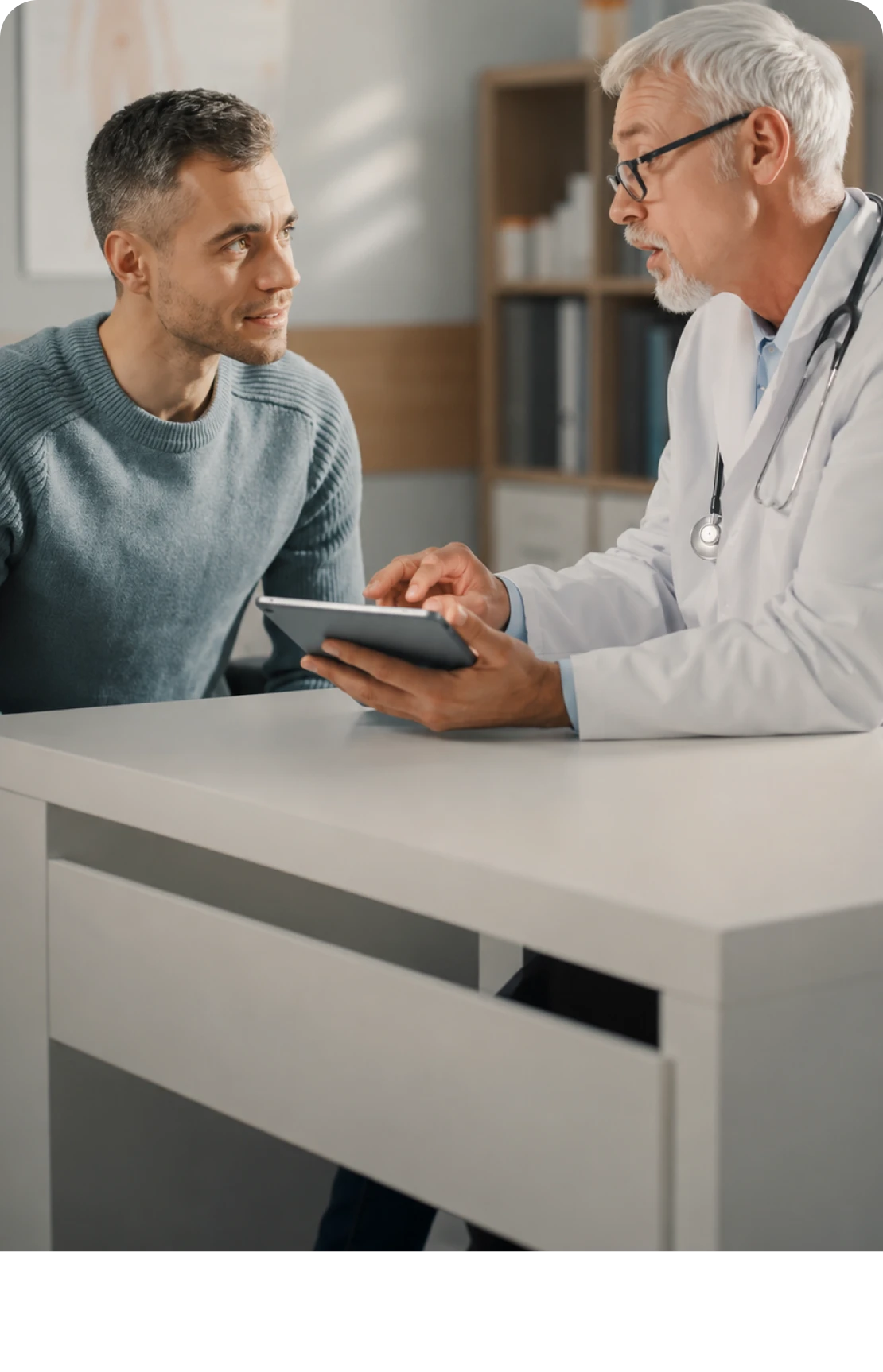 Clinician reviewing notes with a patient using SteerNotes