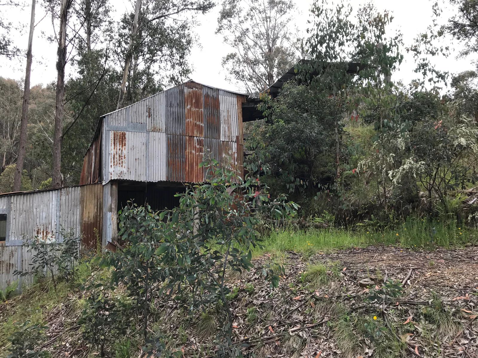 Battery housing 6