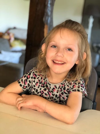 b0d4e199 25d5 4ffc 96c8 27024cf9bd83.